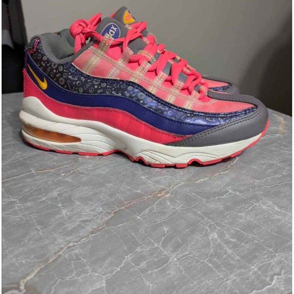 Girls Size 5.5 youth & Fit Size 7 Womens Nike Air Max 95 & In Amazing Condition - Picture 5 of 7